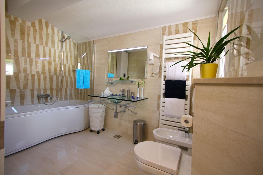 Apartment Allure Bol Exterior photo